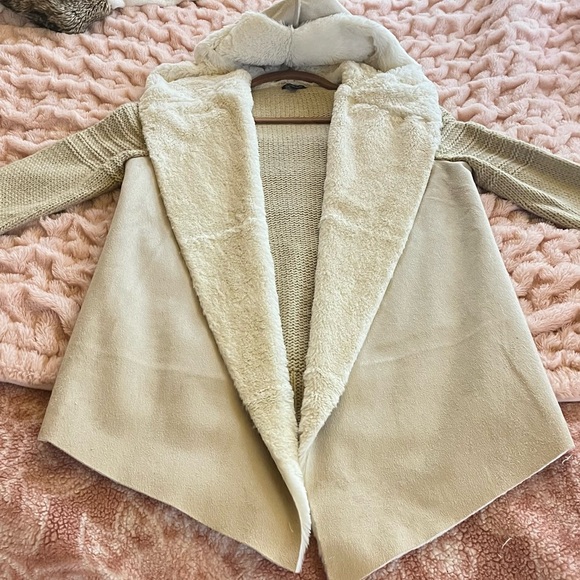 Angeleno Mixed Media Open Coat - Picture 10 of 16